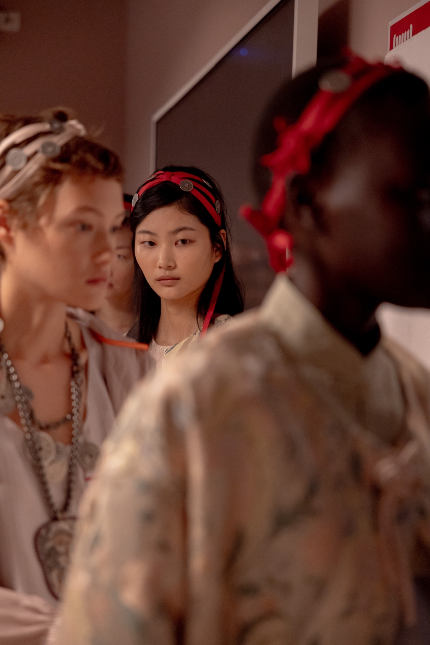 hui_ss27_backstage_3x4_169