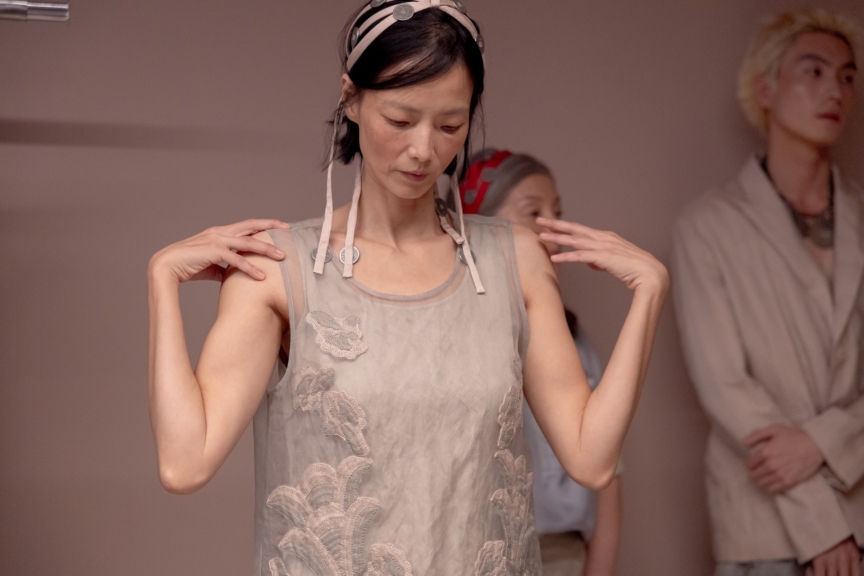 hui_ss27_backstage_3x4_173