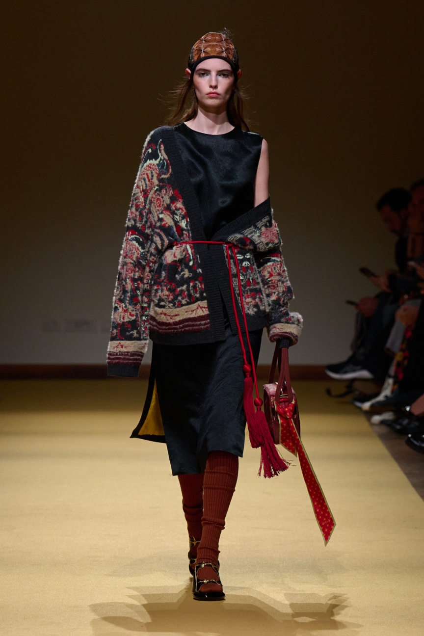 021_hui_fw26_runway_looks_2x3