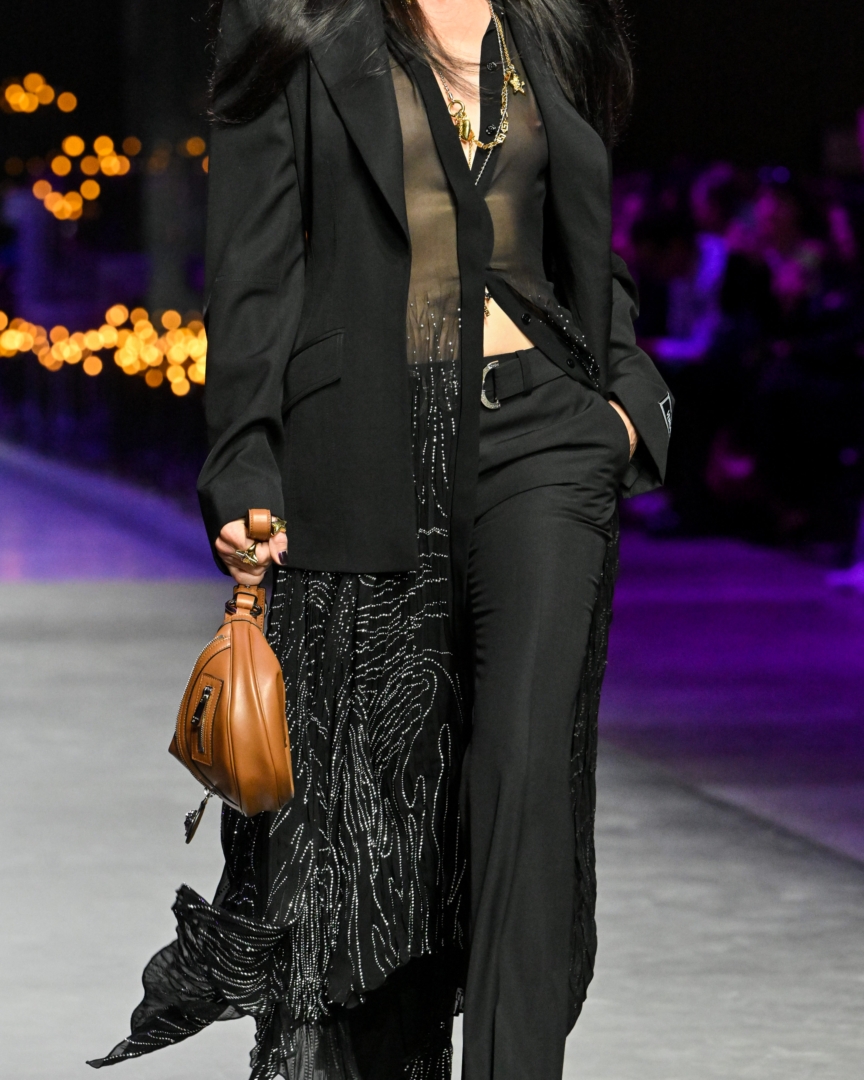 versace-ss23-womens-fashion-show-details-147