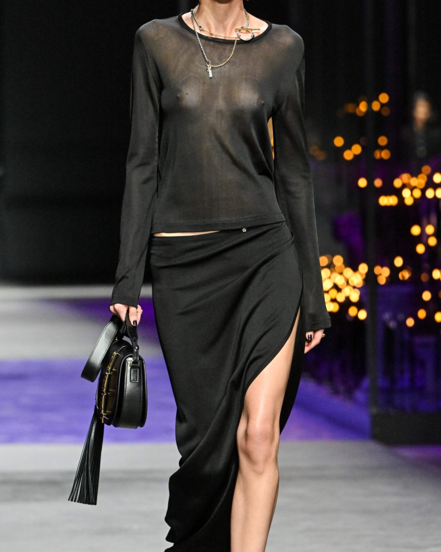 versace-ss23-womens-fashion-show-details-27