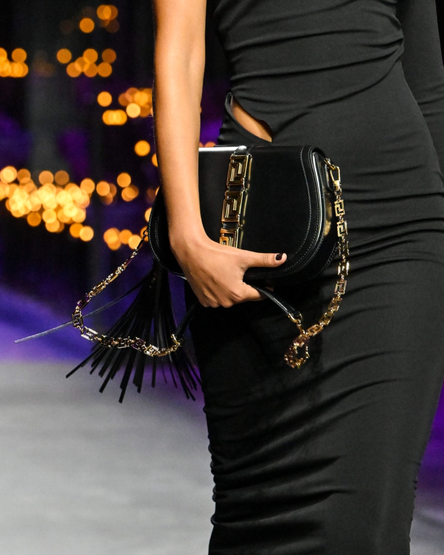 versace-ss23-womens-fashion-show-details-5