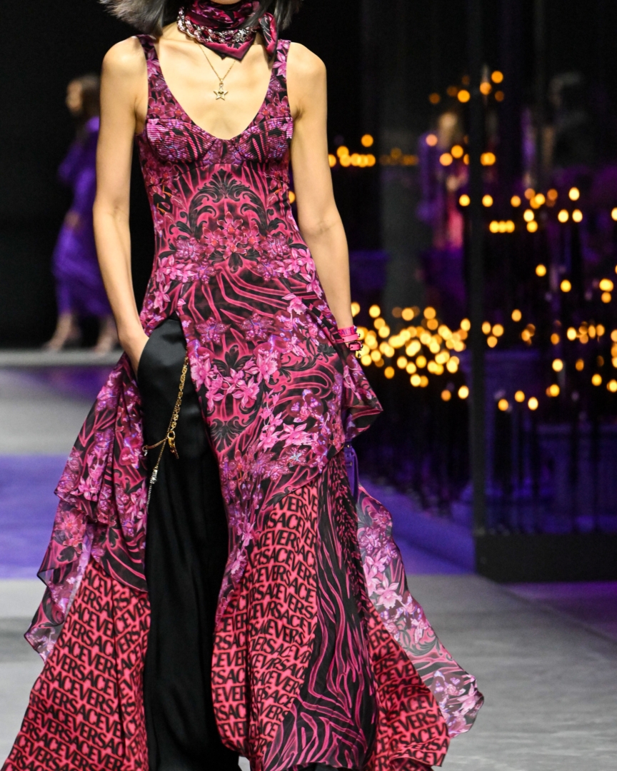 versace-ss23-womens-fashion-show-details-78