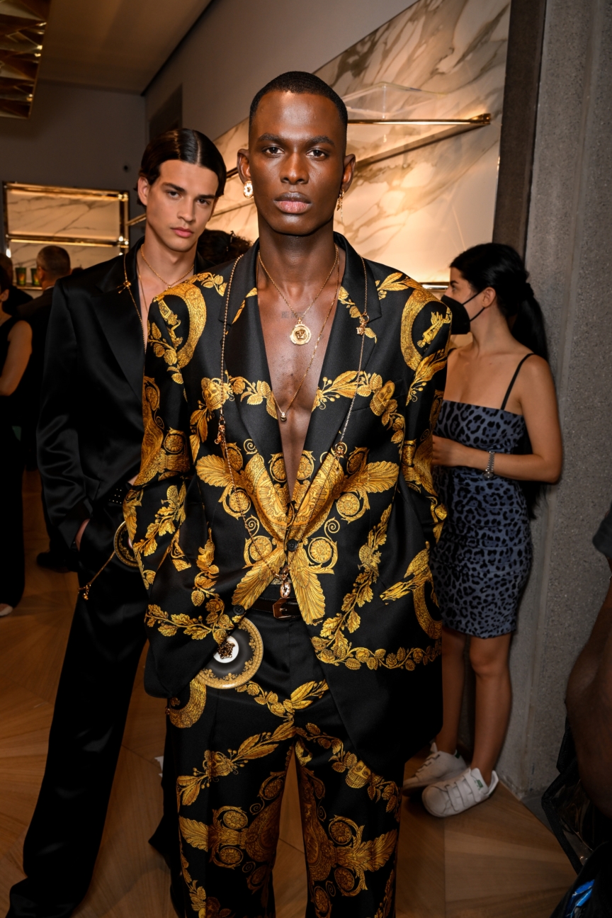 versace-mens-ss23-backstage-16