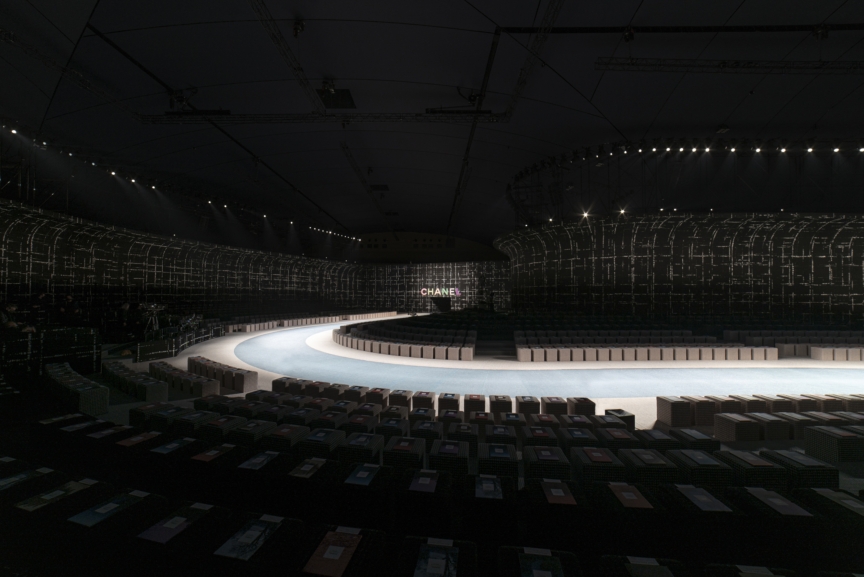 02_fw_2022-23_show_decor_pictures_copyright_chanel
