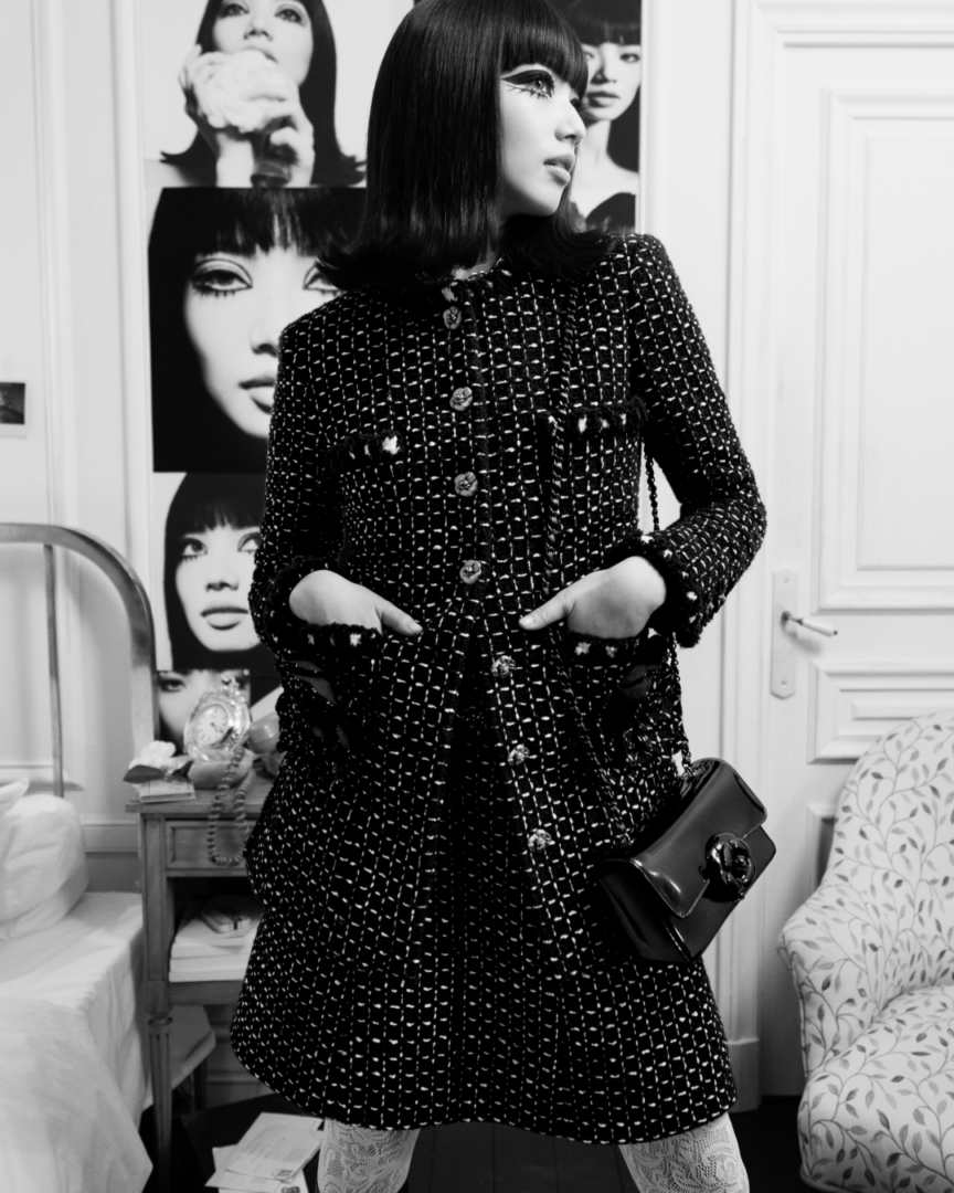 chanel_nana-komatsu-photographed-by-inez-vinoodh-adapted-from-the-movie-who-are-you-polly-maggoo-by-william-klein-copyright-films-paris-new-york_4x5-3