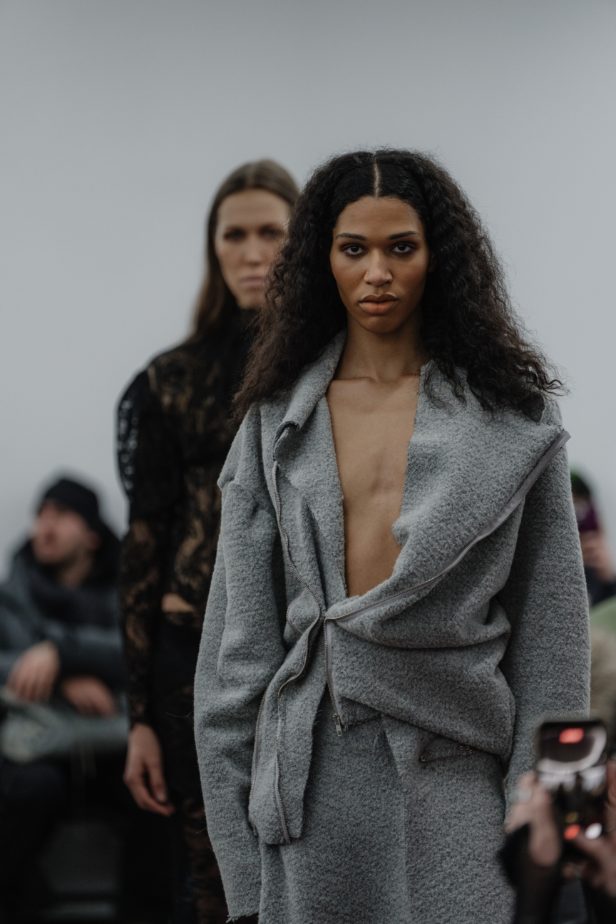 vanessabaernthol_aw26_runway1_by_-marcushartelt_for_bfw_21