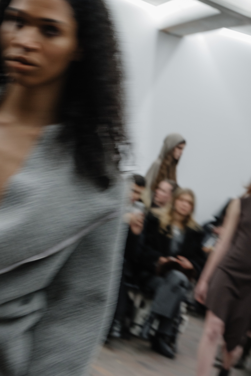 vanessabaernthol_aw26_runway1_by_-marcushartelt_for_bfw_25