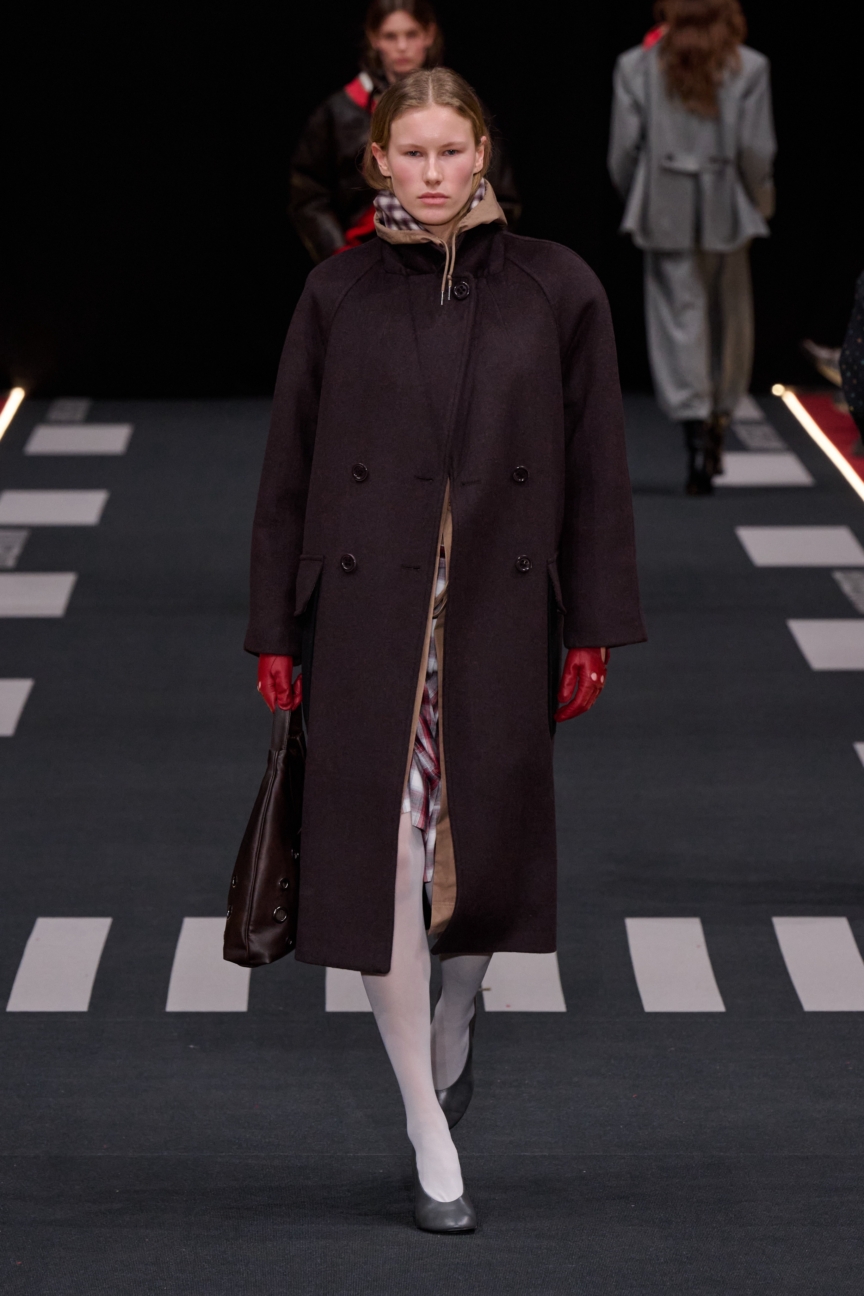 aw26-copenhagen-fashion-week-baum-und-pferdgarten-runway-2x3-james-cochrane-19