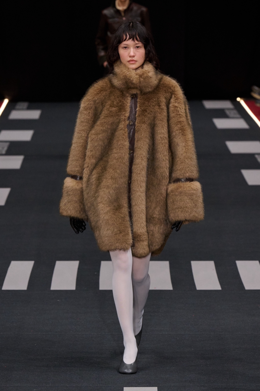 aw26-copenhagen-fashion-week-baum-und-pferdgarten-runway-2x3-james-cochrane-26