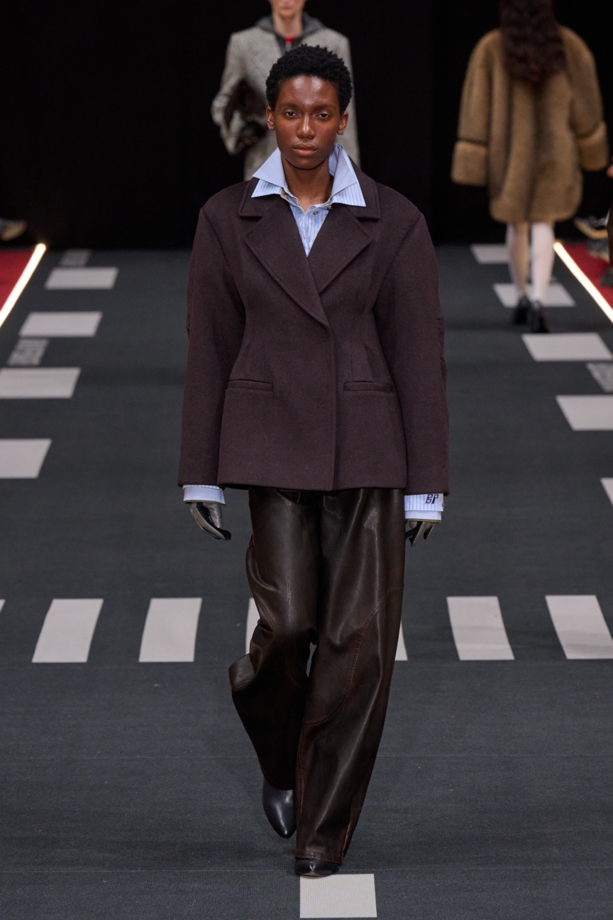 aw26-copenhagen-fashion-week-baum-und-pferdgarten-runway-2x3-james-cochrane-29