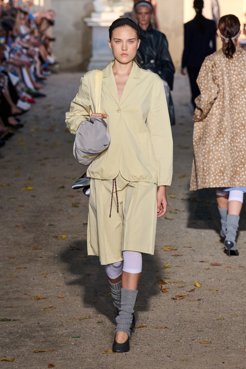 ss27-copenhagen-fashion-week-baum-und-pferdgarten-runway-2x3-james-cochrane-11