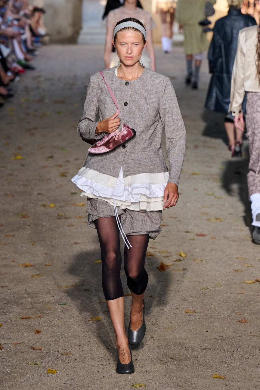 ss27-copenhagen-fashion-week-baum-und-pferdgarten-runway-2x3-james-cochrane-15