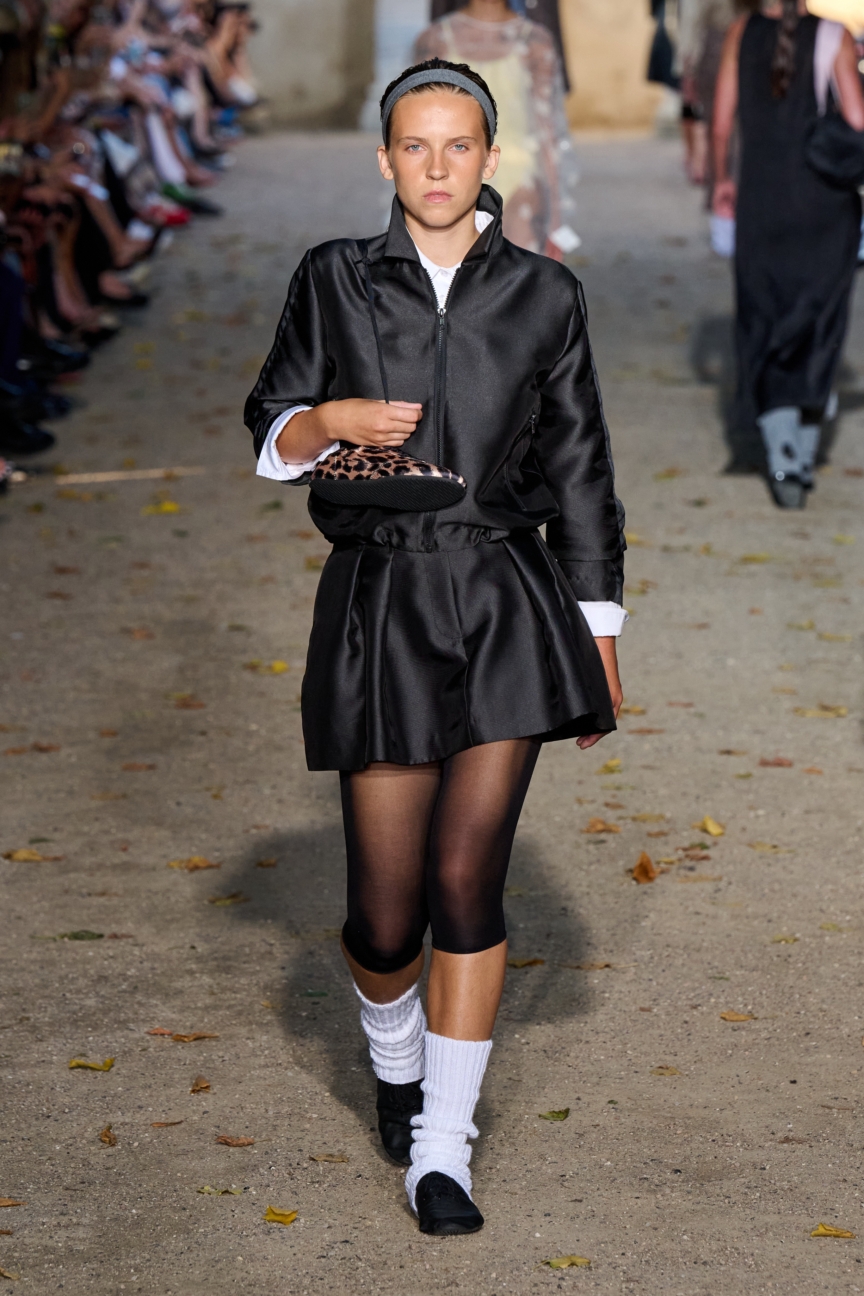 ss27-copenhagen-fashion-week-baum-und-pferdgarten-runway-2x3-james-cochrane-17