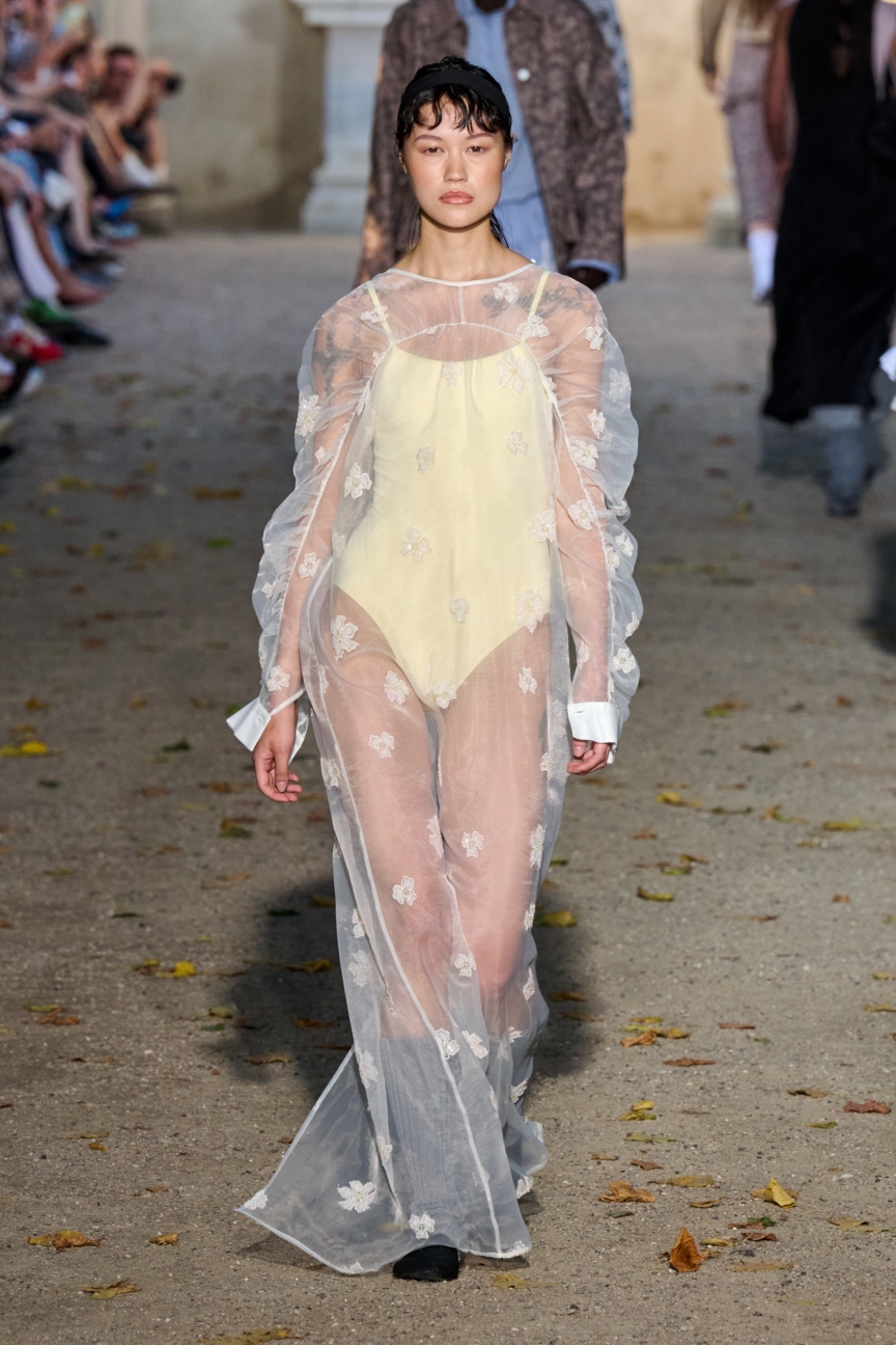 ss27-copenhagen-fashion-week-baum-und-pferdgarten-runway-2x3-james-cochrane-18