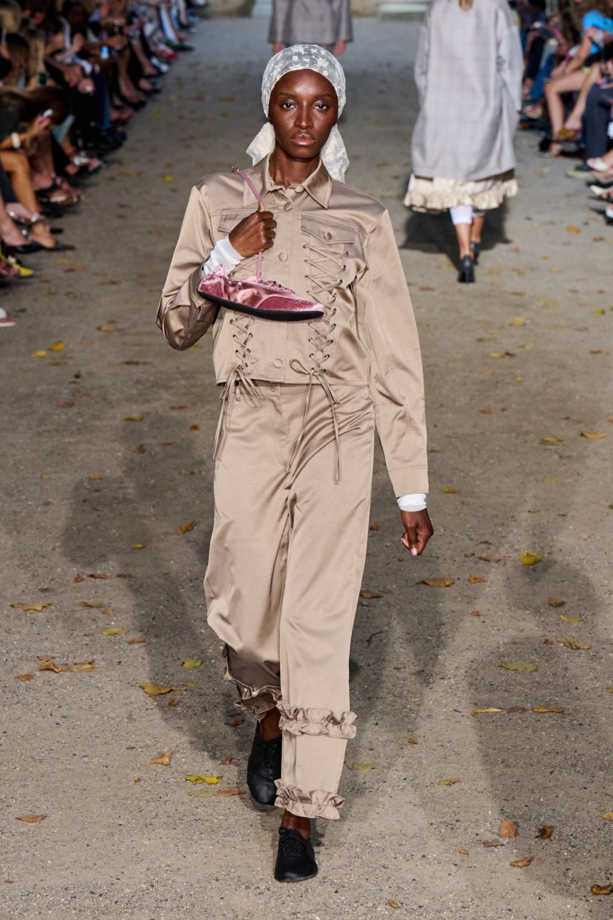 ss27-copenhagen-fashion-week-baum-und-pferdgarten-runway-2x3-james-cochrane-3