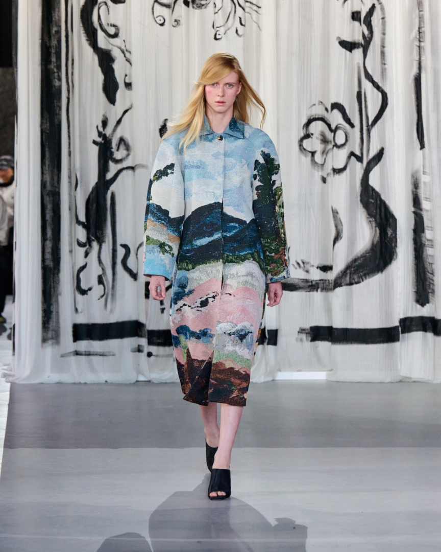 ss27-copenhagen-fashion-week-stine-goya-runway-4x5-james-cochrane-2