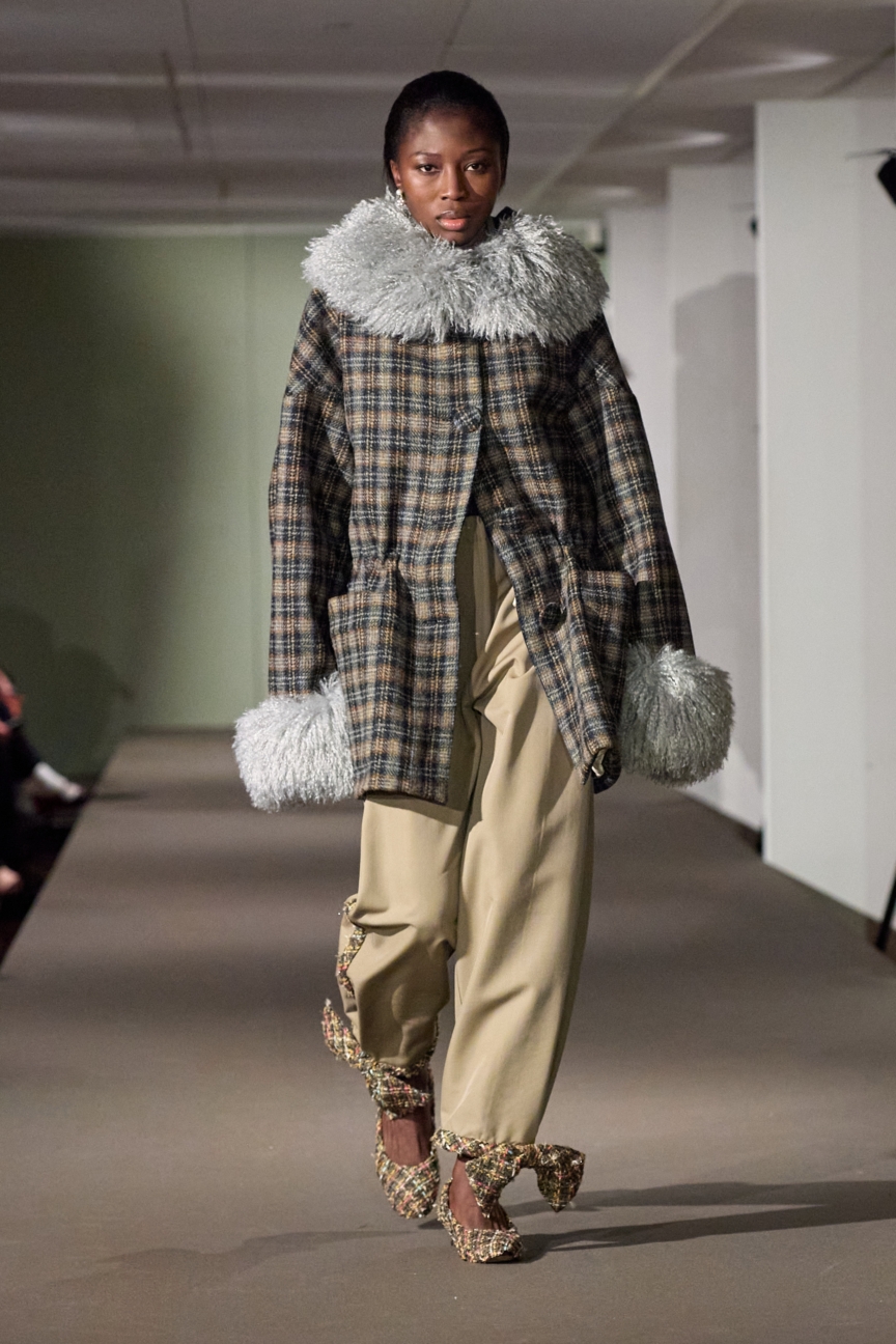 aw25-copenhagen-fashion-week-carro-editions-runway-2x3-james-cochrane-16