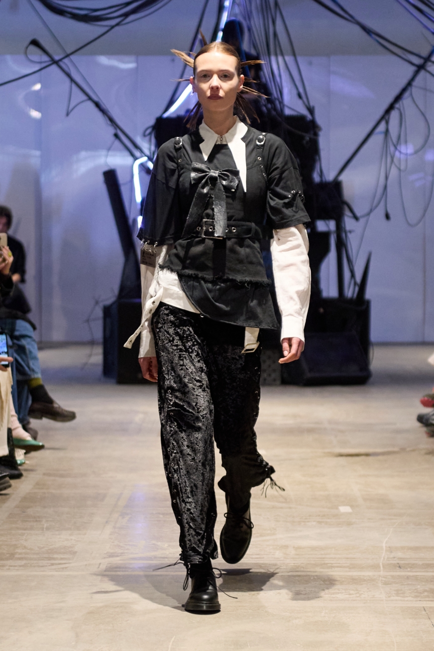 aw26-copenhagen-fashion-week-fine-chaos-runway-2x3-james-cochrane-2