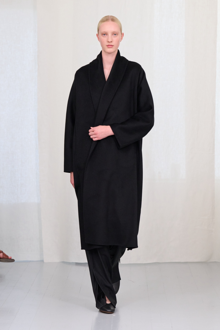 ss27-copenhagen-fashion-week-freya-dalsjo-runway-2x3-james-cochrane-15
