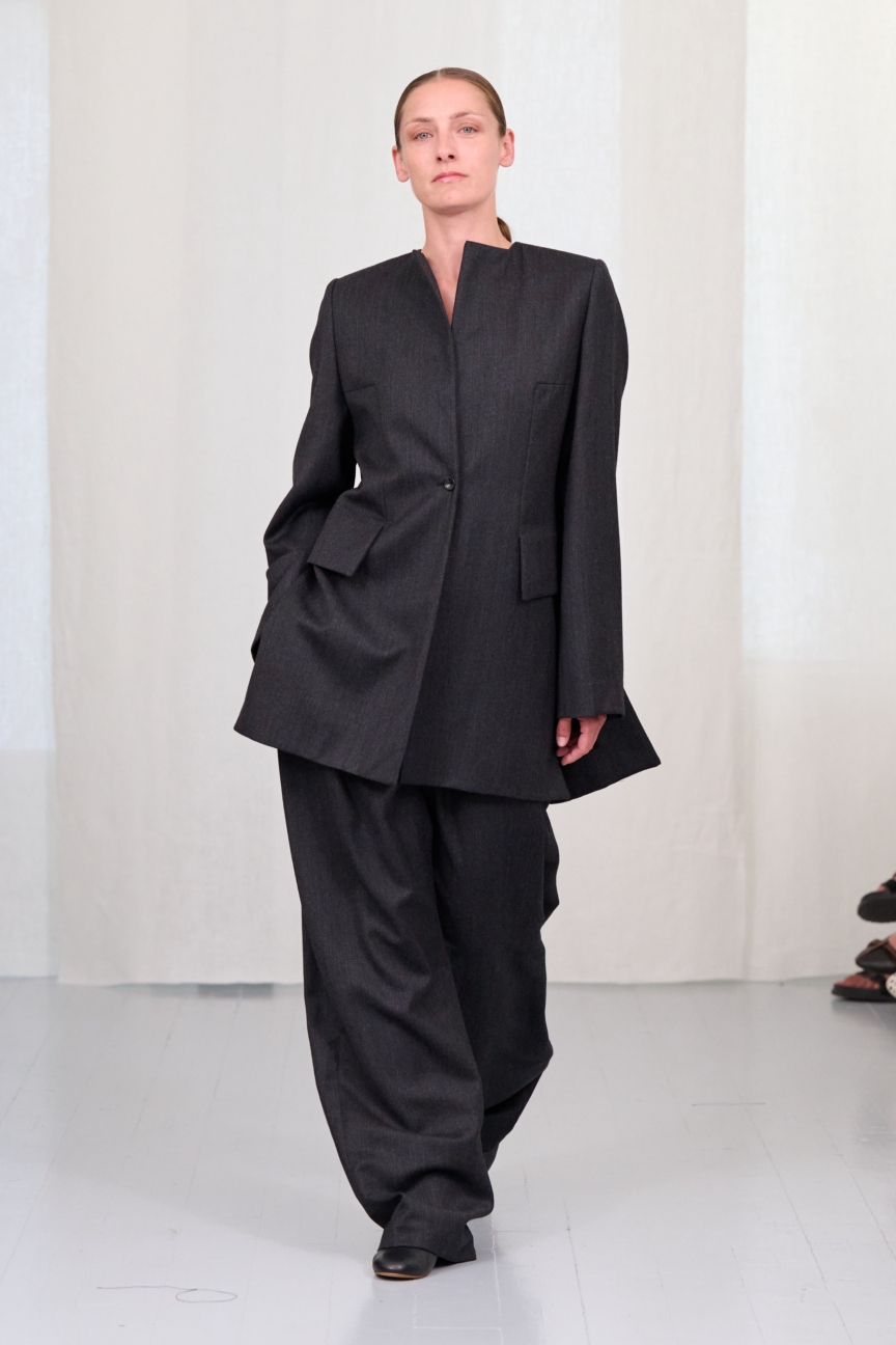 ss27-copenhagen-fashion-week-freya-dalsjo-runway-2x3-james-cochrane-19