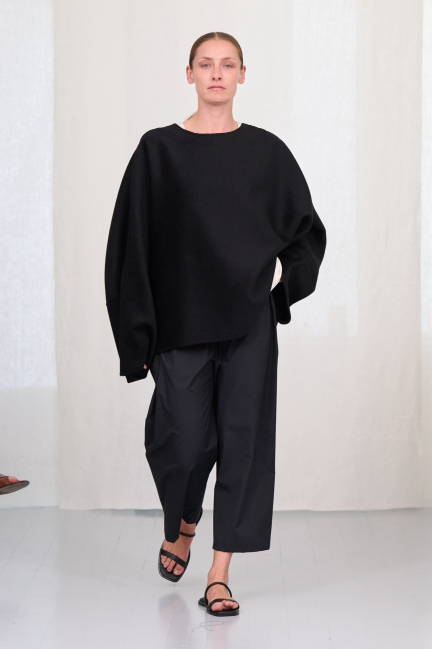 ss27-copenhagen-fashion-week-freya-dalsjo-runway-2x3-james-cochrane-23