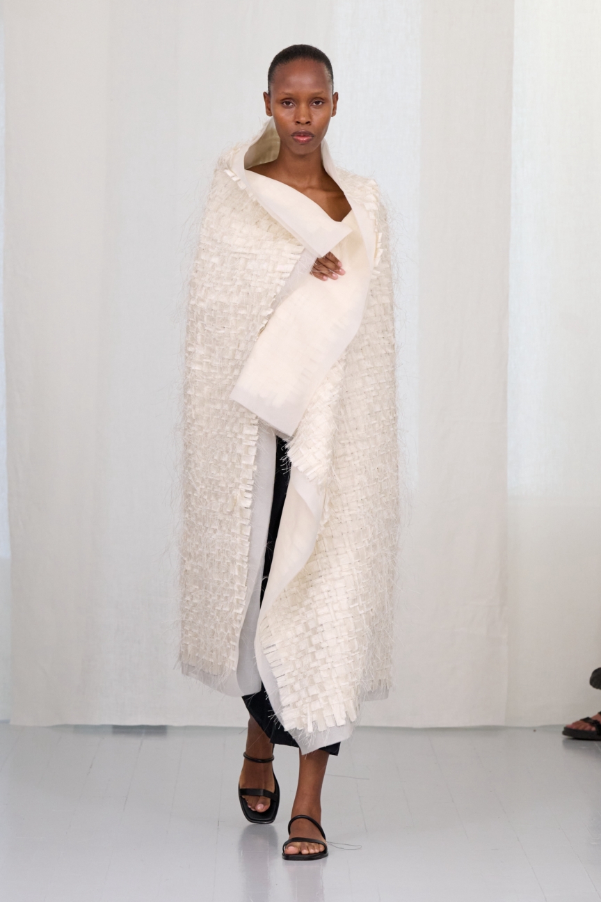 ss27-copenhagen-fashion-week-freya-dalsjo-runway-2x3-james-cochrane-4