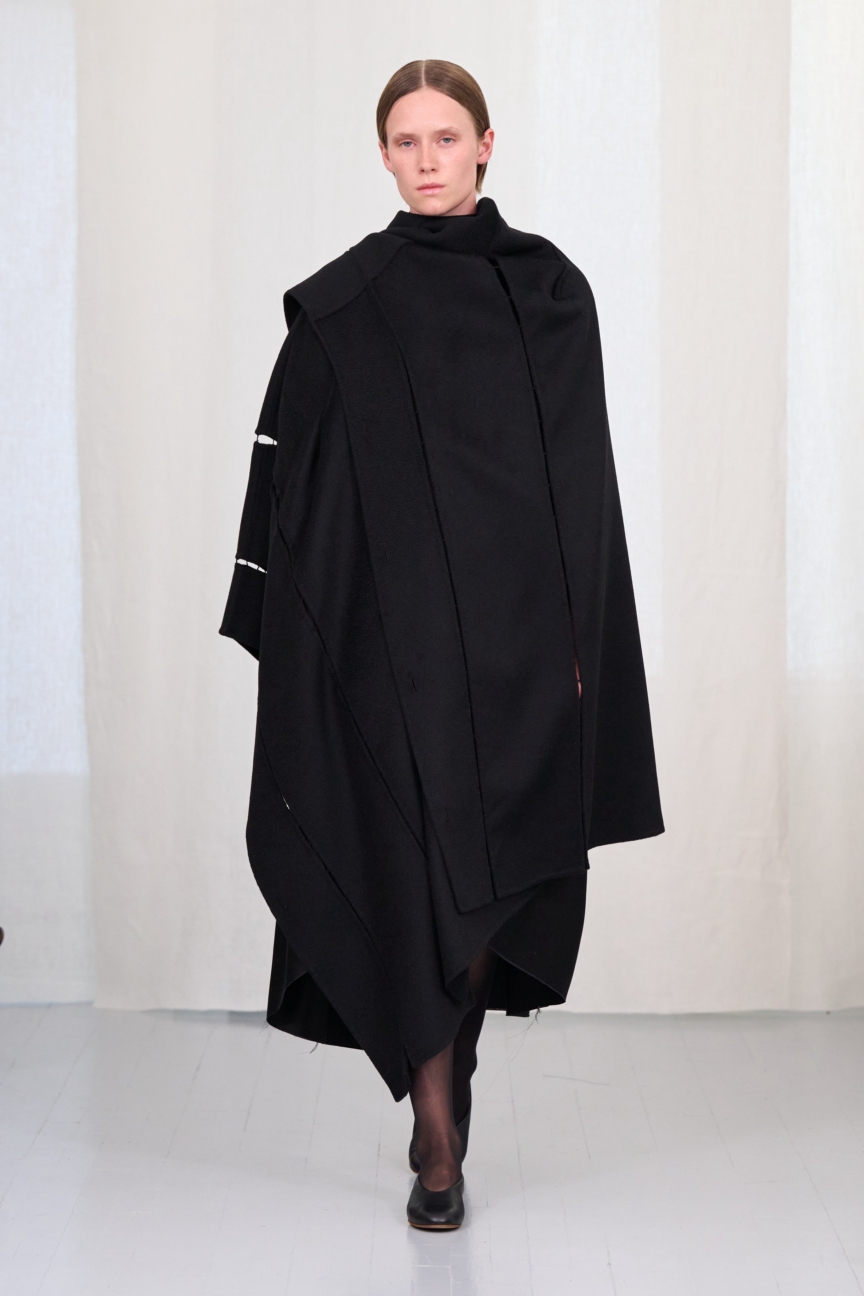 ss27-copenhagen-fashion-week-freya-dalsjo-runway-2x3-james-cochrane-9