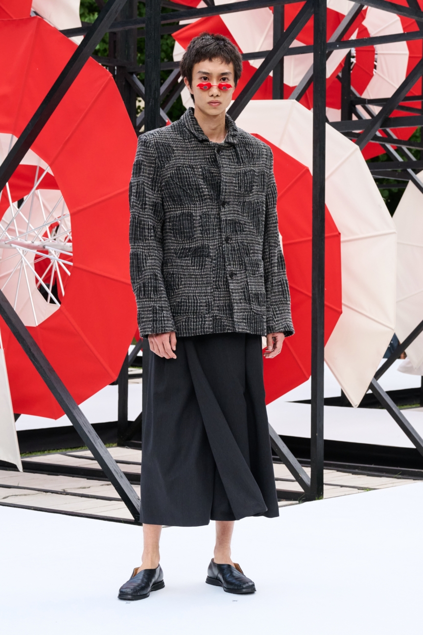 ss27-copenhagen-fashion-week-henrik-vibskov-runway-2x3-james-cochrane-1
