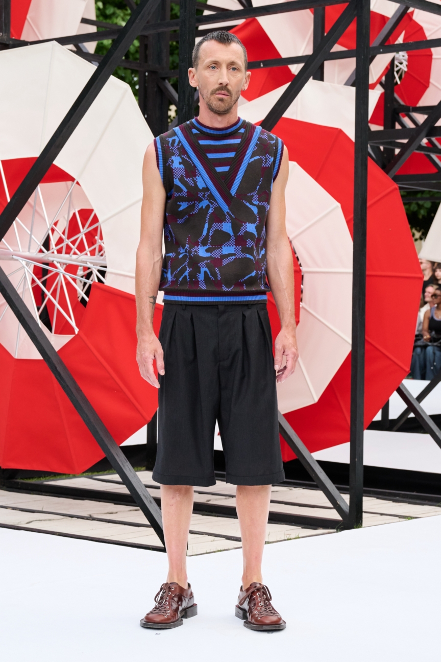 ss27-copenhagen-fashion-week-henrik-vibskov-runway-2x3-james-cochrane-10
