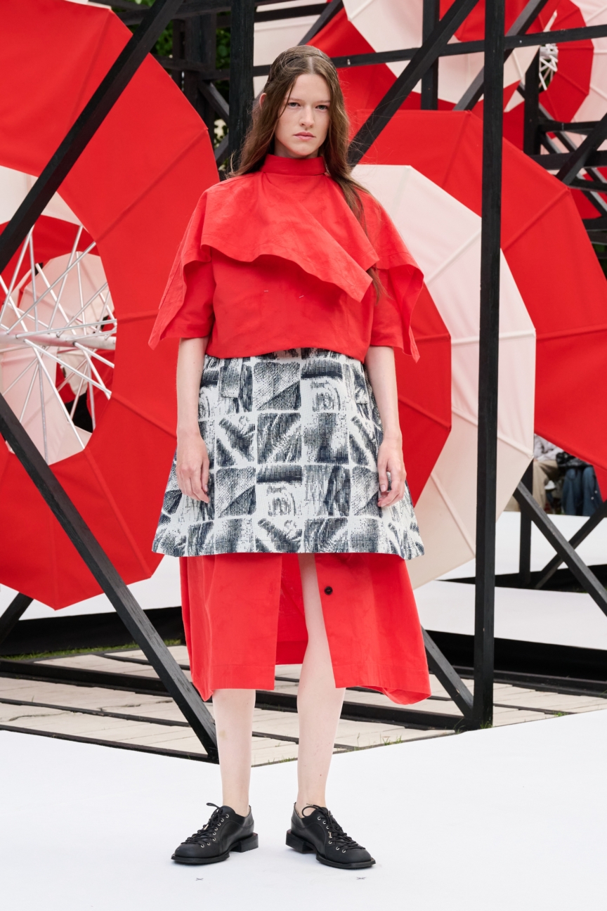 ss27-copenhagen-fashion-week-henrik-vibskov-runway-2x3-james-cochrane-15