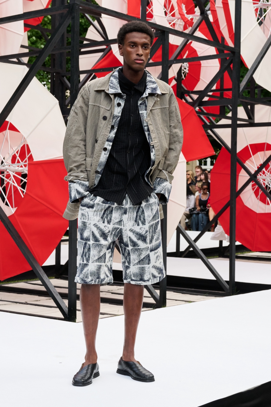 ss27-copenhagen-fashion-week-henrik-vibskov-runway-2x3-james-cochrane-16