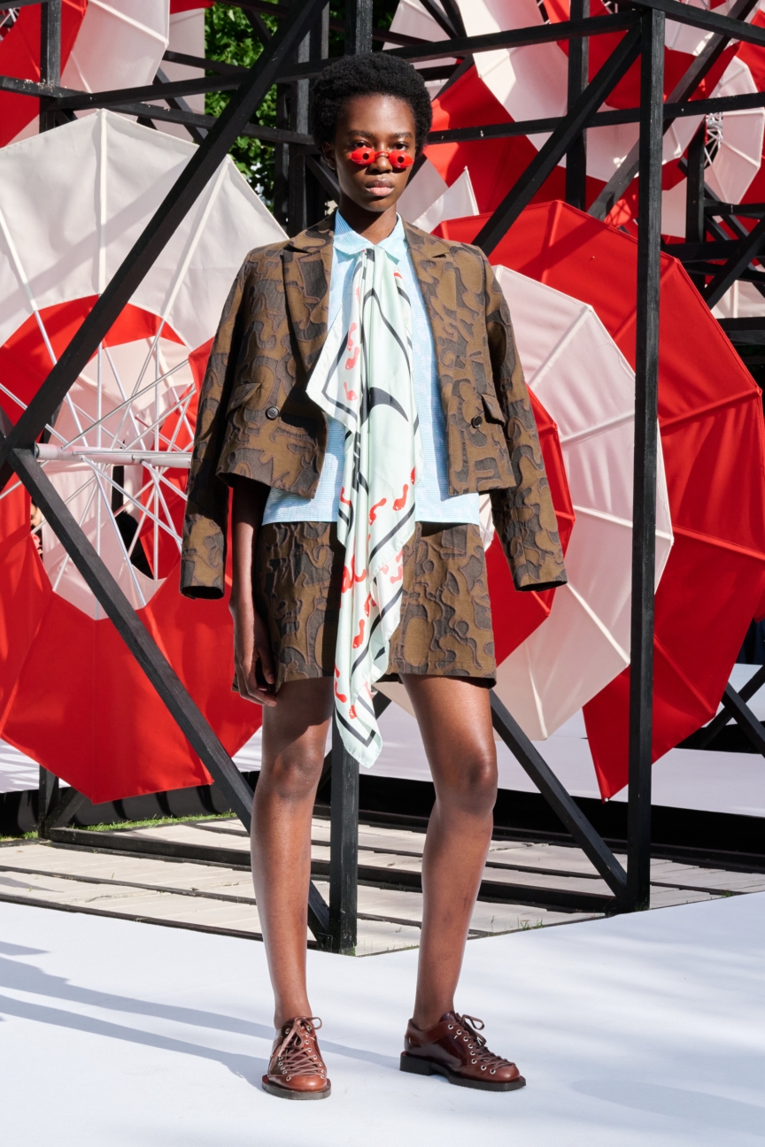 ss27-copenhagen-fashion-week-henrik-vibskov-runway-2x3-james-cochrane-27