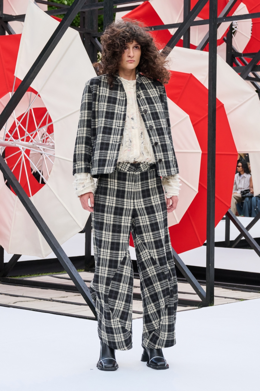 ss27-copenhagen-fashion-week-henrik-vibskov-runway-2x3-james-cochrane-3