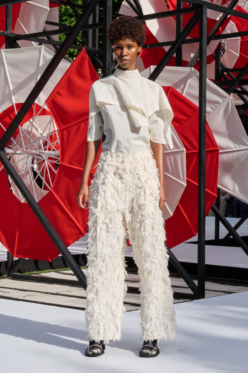 ss27-copenhagen-fashion-week-henrik-vibskov-runway-2x3-james-cochrane-32