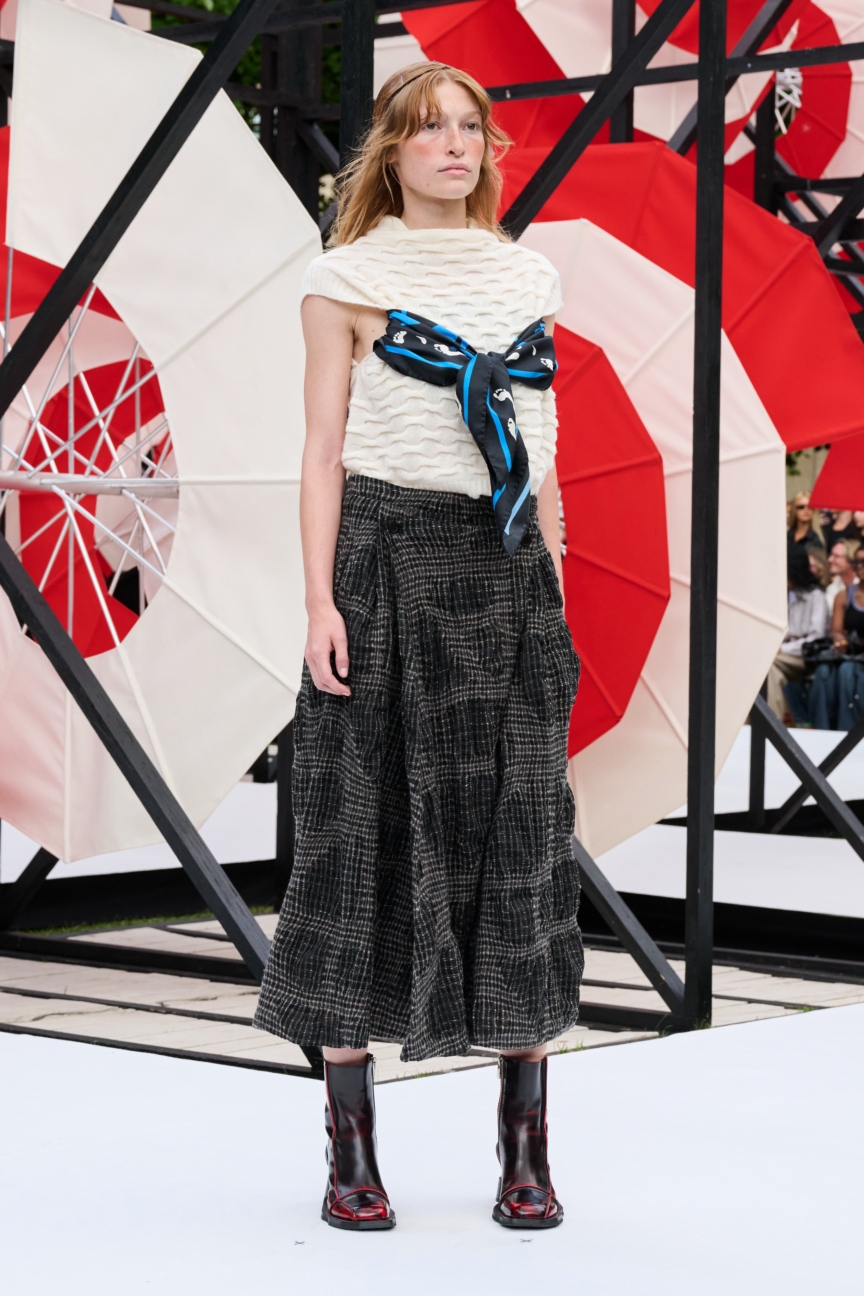 ss27-copenhagen-fashion-week-henrik-vibskov-runway-2x3-james-cochrane-6