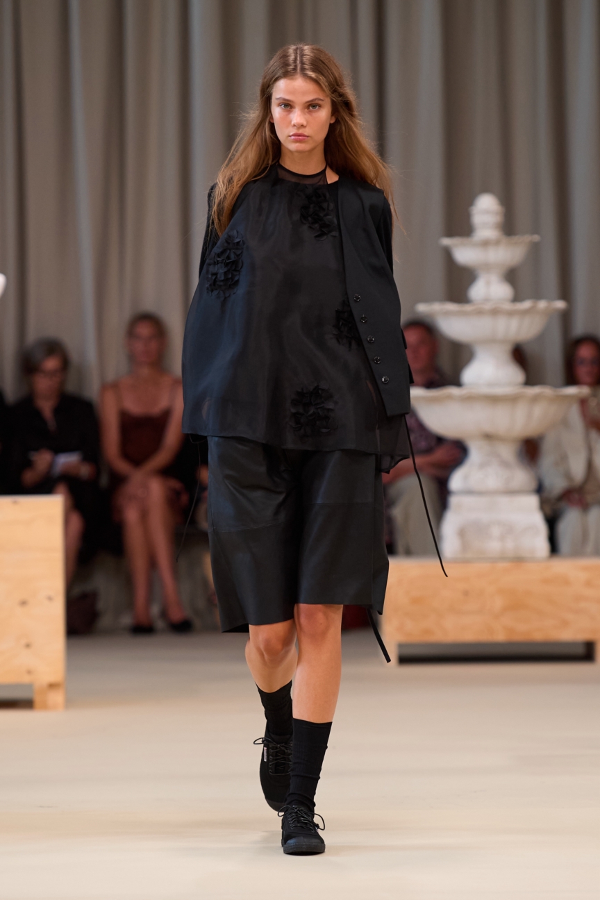 ss27-copenhagen-fashion-week-herskind-runway-2x3-james-cochrane-10