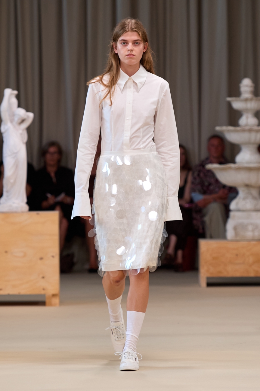 ss27-copenhagen-fashion-week-herskind-runway-2x3-james-cochrane-16