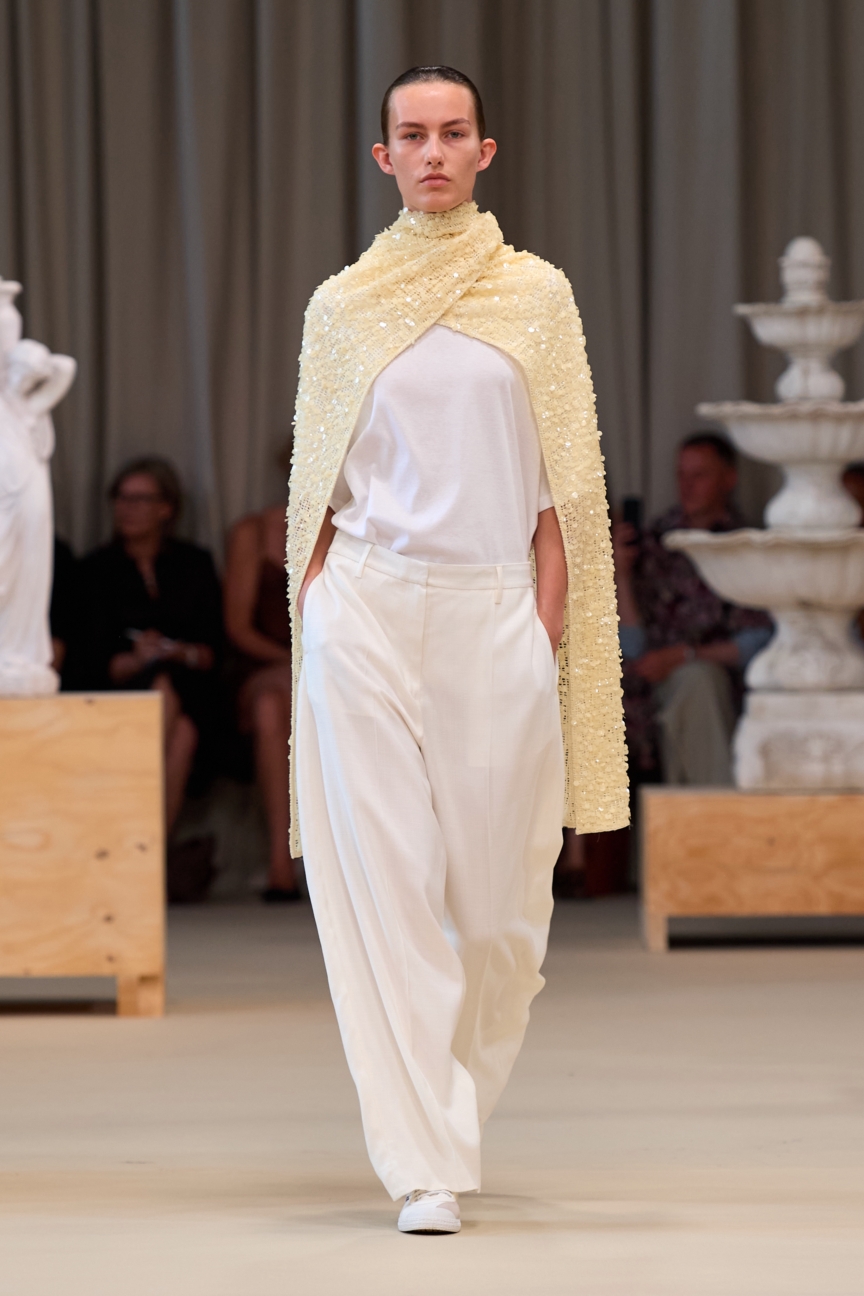 ss27-copenhagen-fashion-week-herskind-runway-2x3-james-cochrane-17