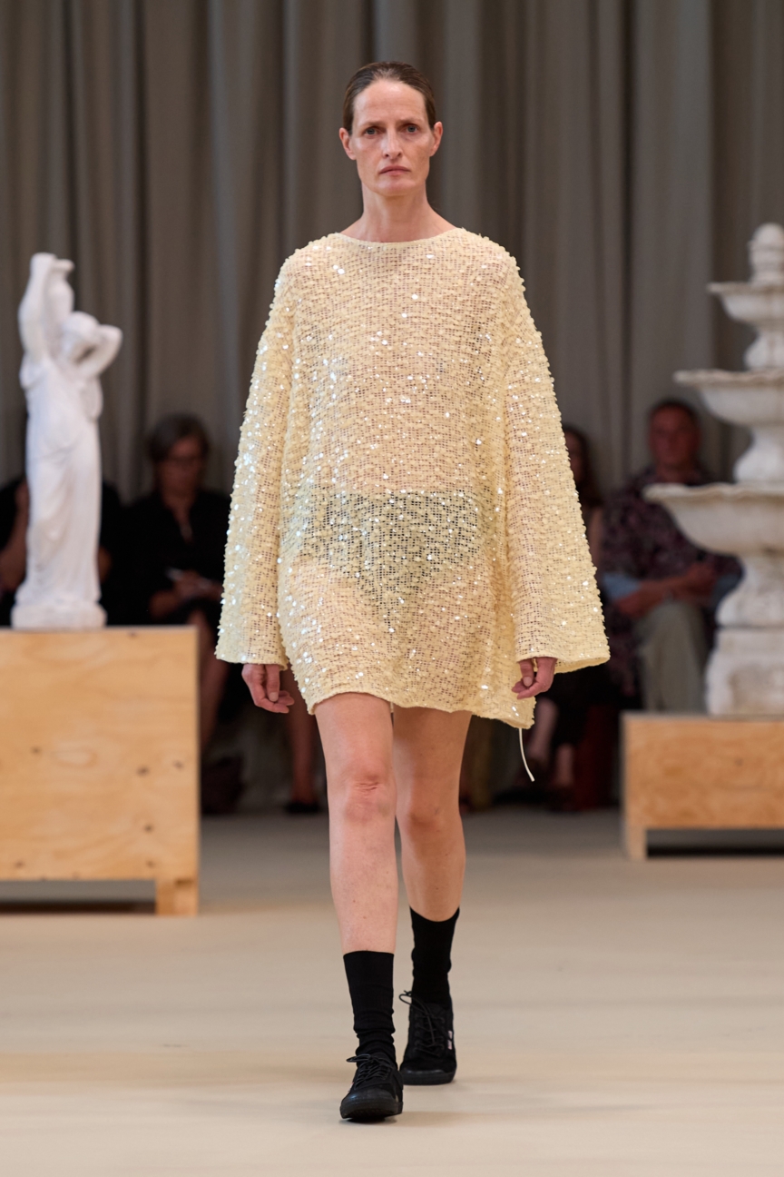 ss27-copenhagen-fashion-week-herskind-runway-2x3-james-cochrane-18