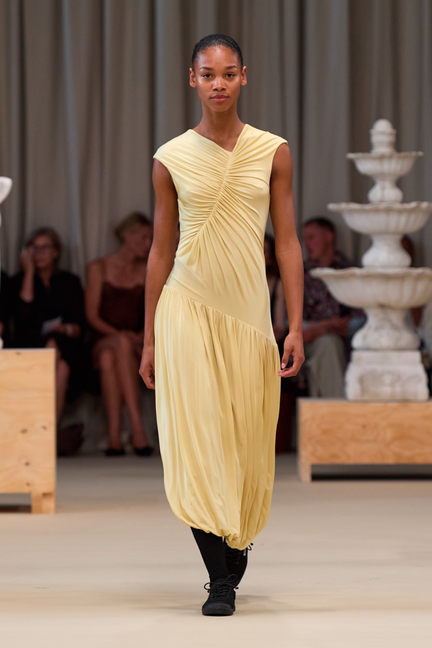ss27-copenhagen-fashion-week-herskind-runway-2x3-james-cochrane-20