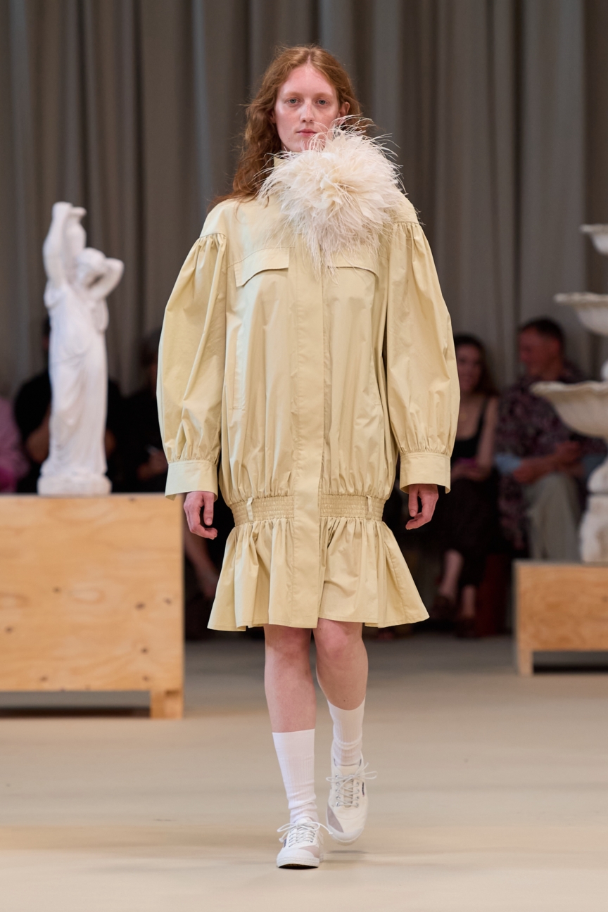ss27-copenhagen-fashion-week-herskind-runway-2x3-james-cochrane-22