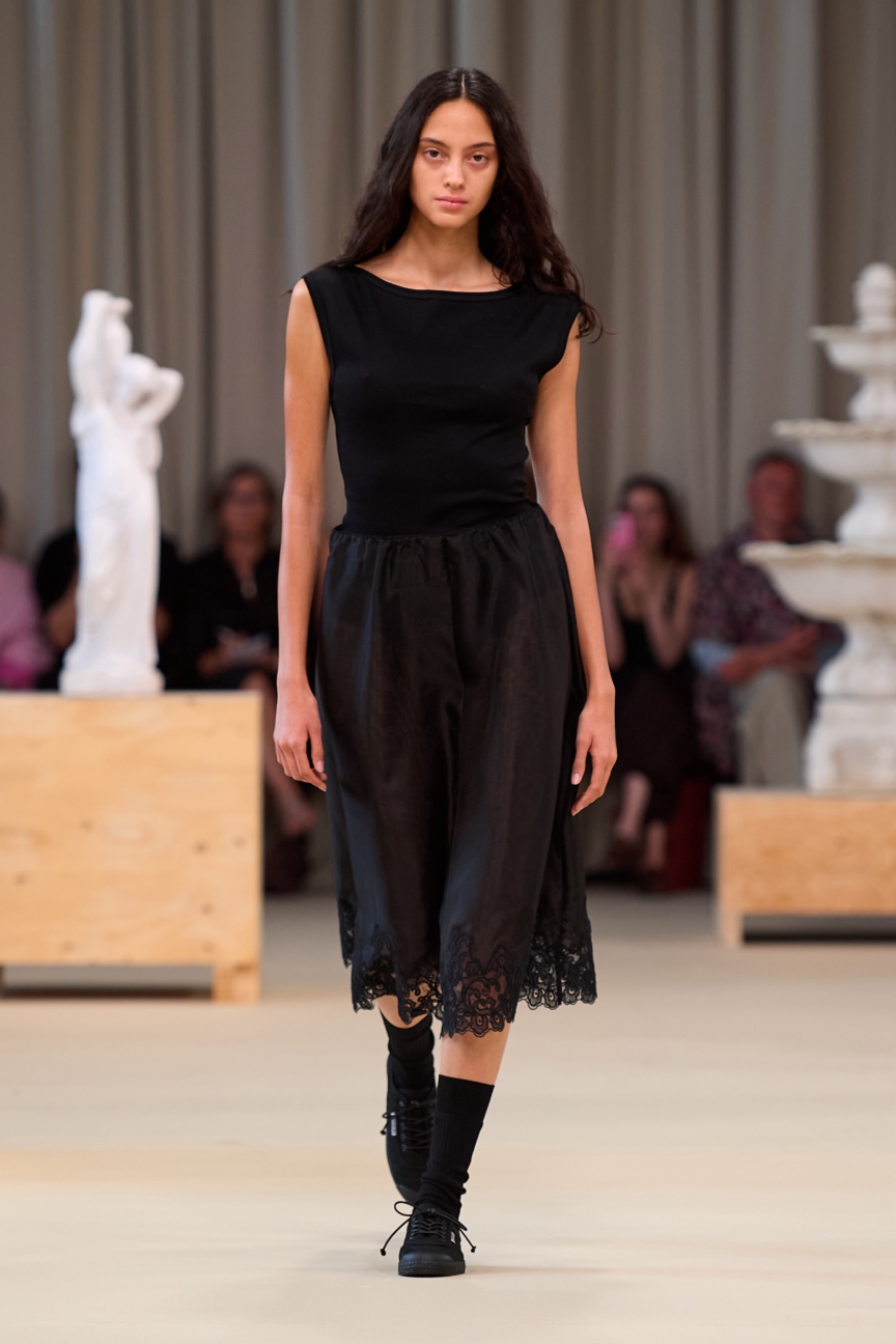 ss27-copenhagen-fashion-week-herskind-runway-2x3-james-cochrane-24