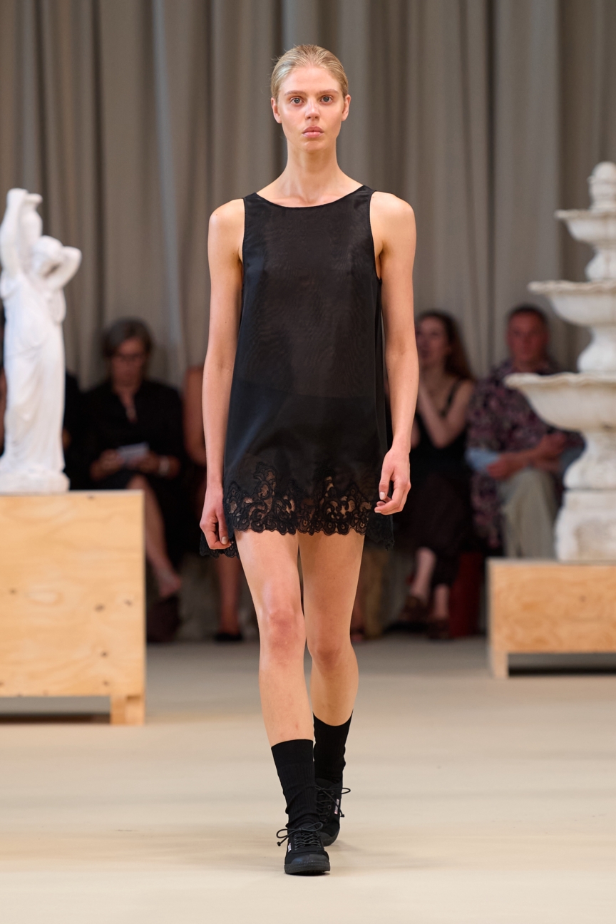 ss27-copenhagen-fashion-week-herskind-runway-2x3-james-cochrane-26