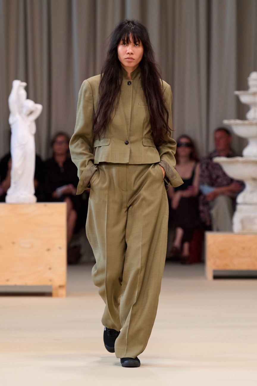 ss27-copenhagen-fashion-week-herskind-runway-2x3-james-cochrane-3