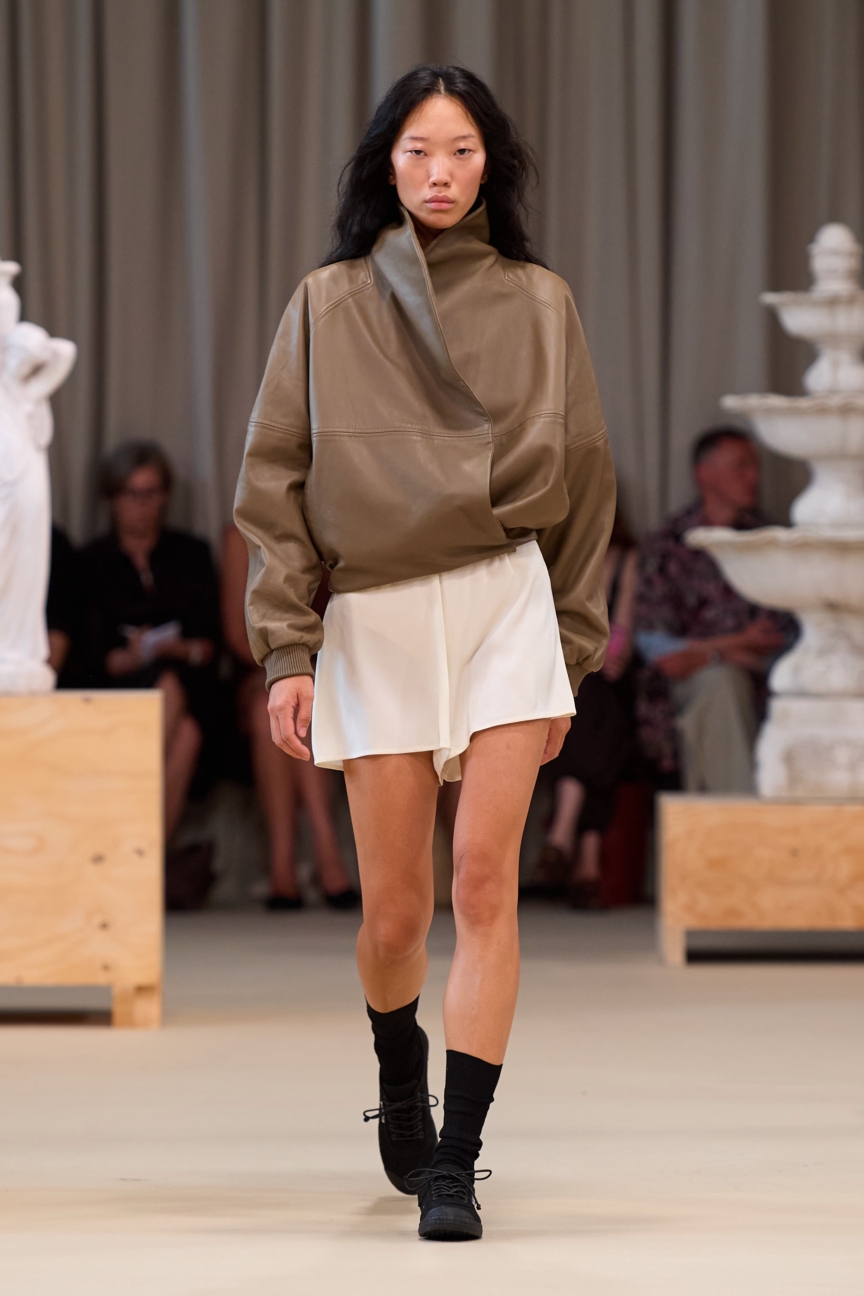 ss27-copenhagen-fashion-week-herskind-runway-2x3-james-cochrane-7