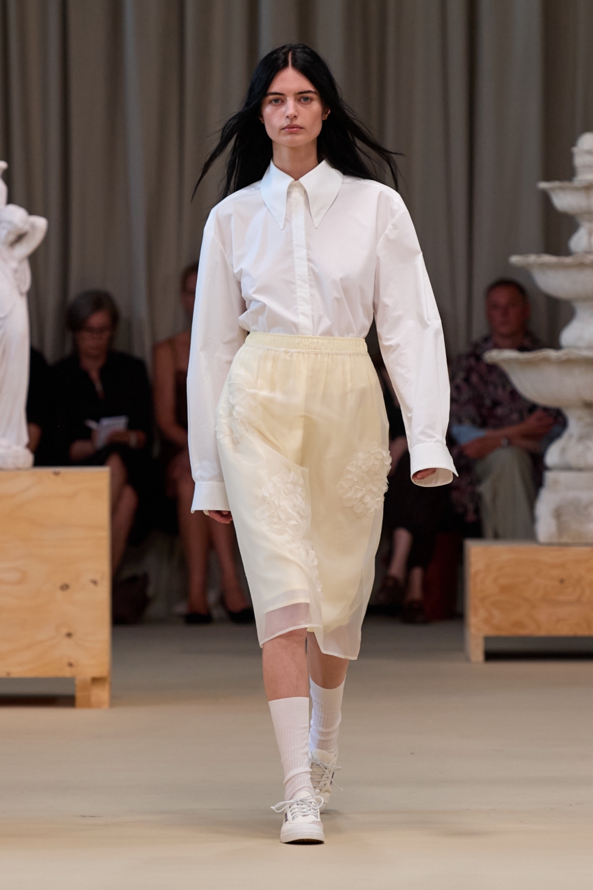 ss27-copenhagen-fashion-week-herskind-runway-2x3-james-cochrane-9