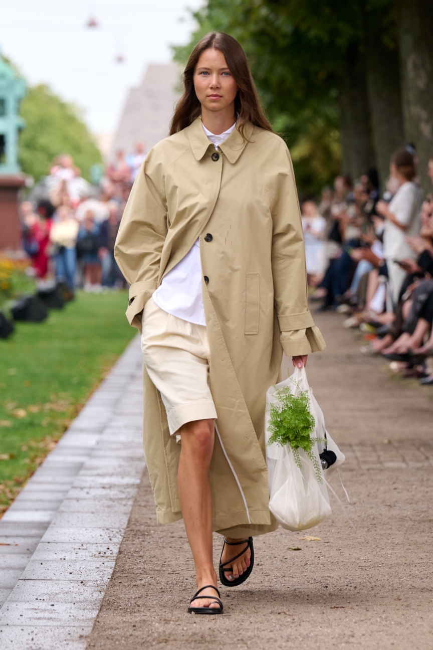 ss27-copenhagen-fashion-week-fashion-mkdt-studio-runway-2x3-james-cochrane-13