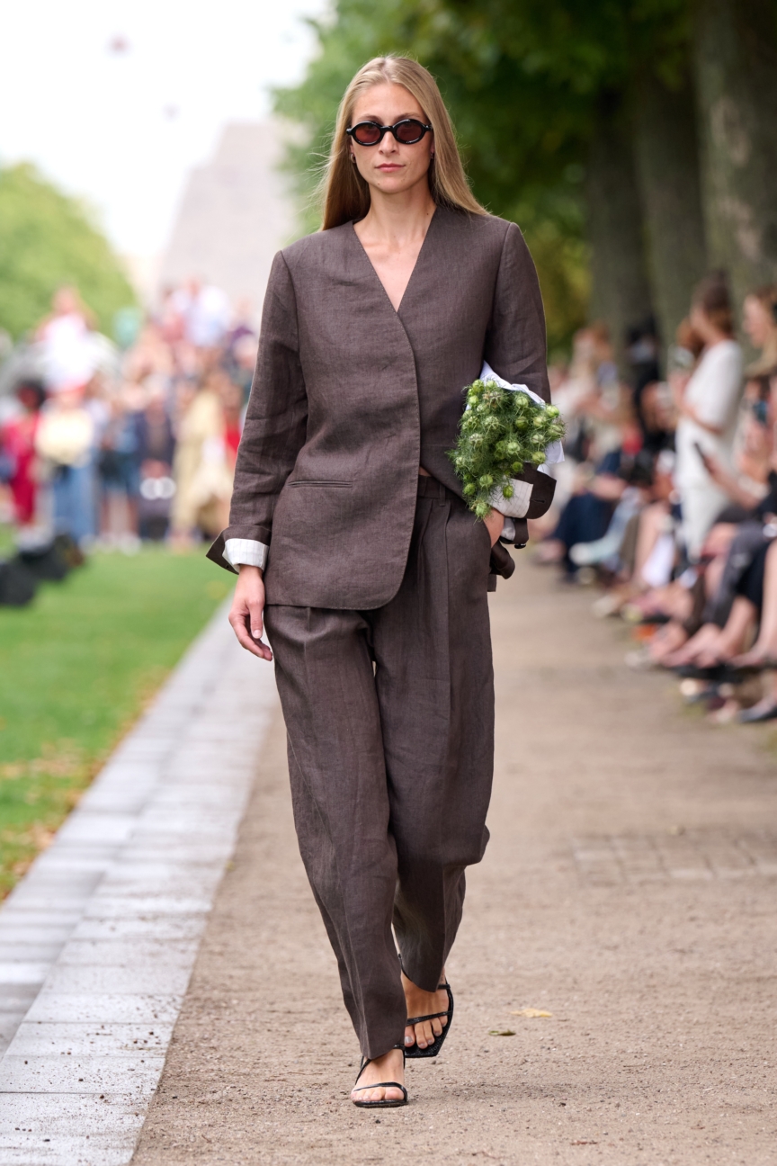 ss27-copenhagen-fashion-week-fashion-mkdt-studio-runway-2x3-james-cochrane-18