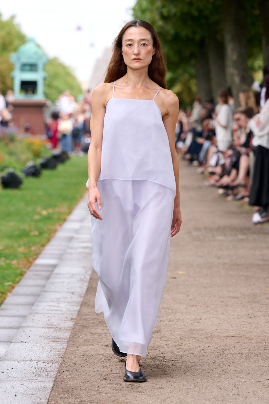 ss27-copenhagen-fashion-week-fashion-mkdt-studio-runway-2x3-james-cochrane-20